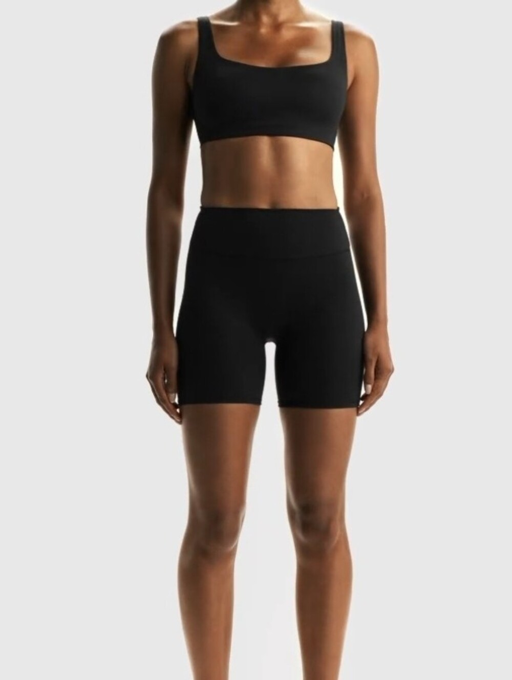 #35 NikeSKIMS MATTE Women's Scoop-Neck Bra & 7" BIKER SHORT